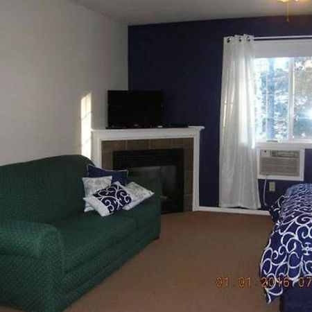 Mccracken Country Inn Hinton Exterior foto