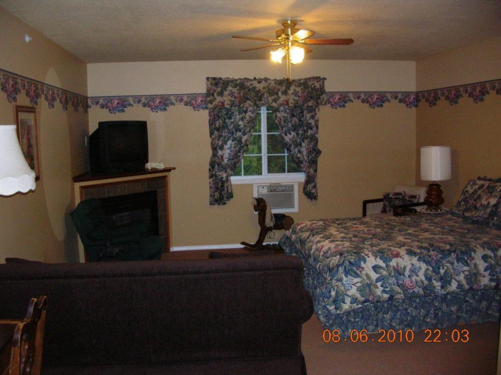 Mccracken Country Inn Hinton Zimmer foto